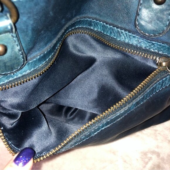 Blue Leather Shoulder Bag - Picture 8 of 16